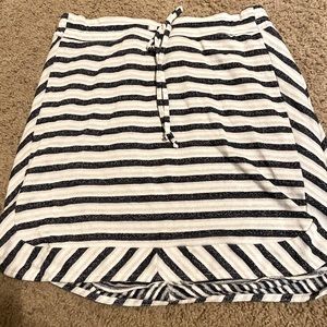 Soft cloth mini pencil style skirt